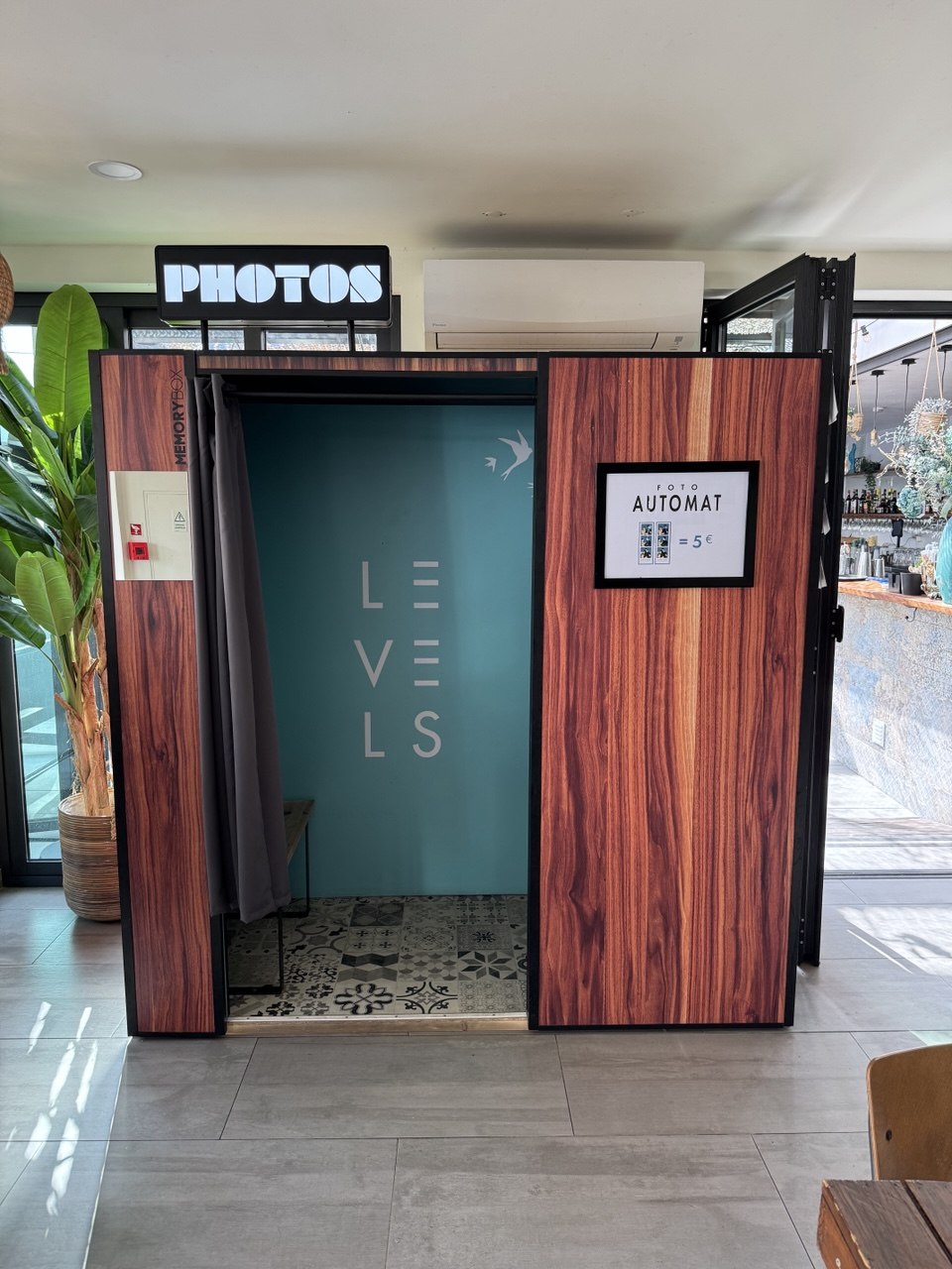 Levels bar